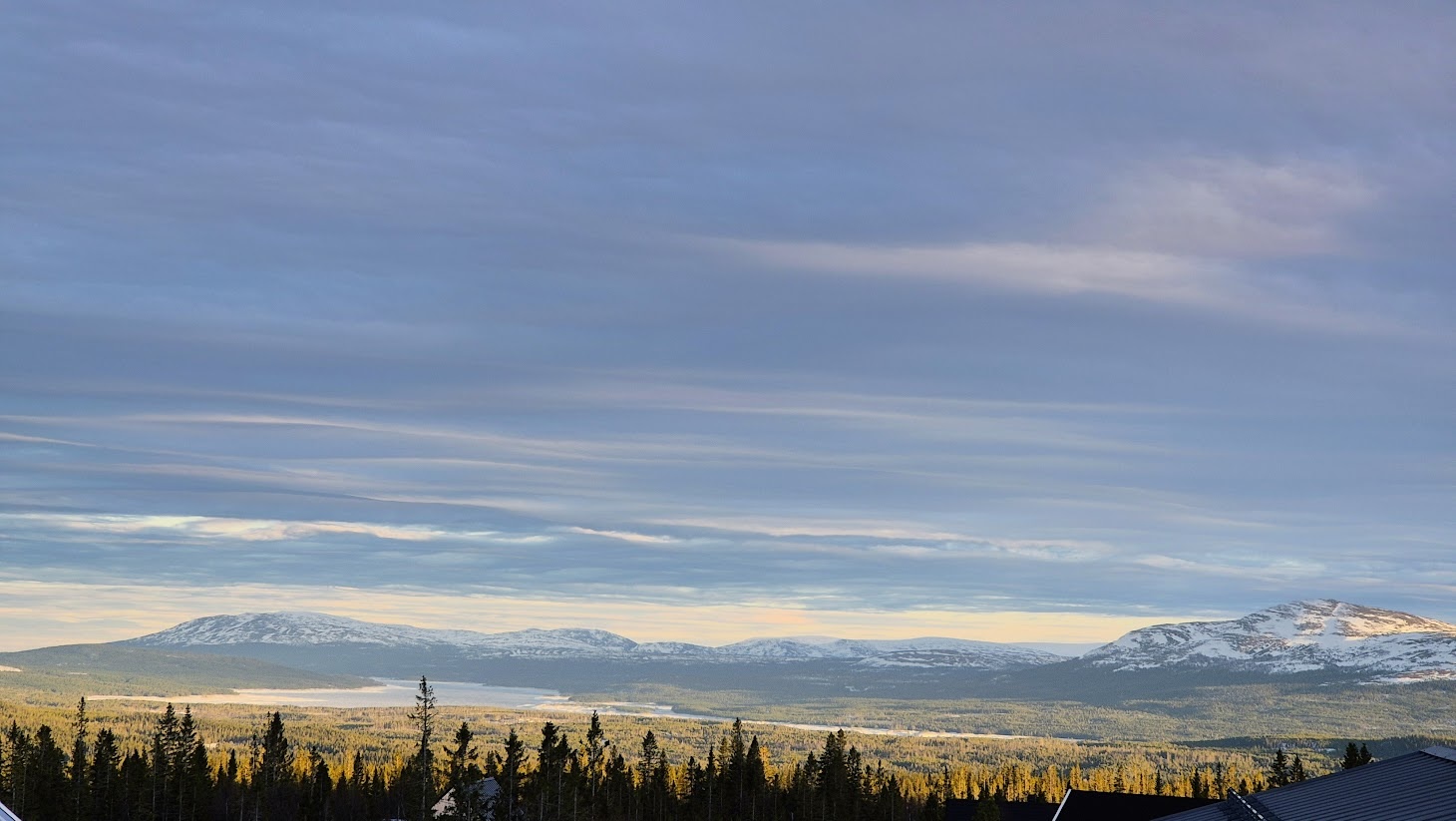 Trillevallen sun over the valley